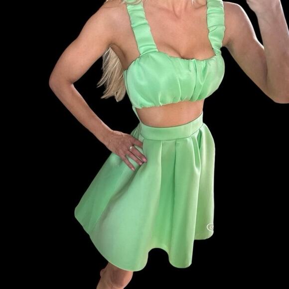 ASOS DESIGN structured 2-in-1 A-line skater mini dress with ruffled bust Size 2 - Picture 1 of 14